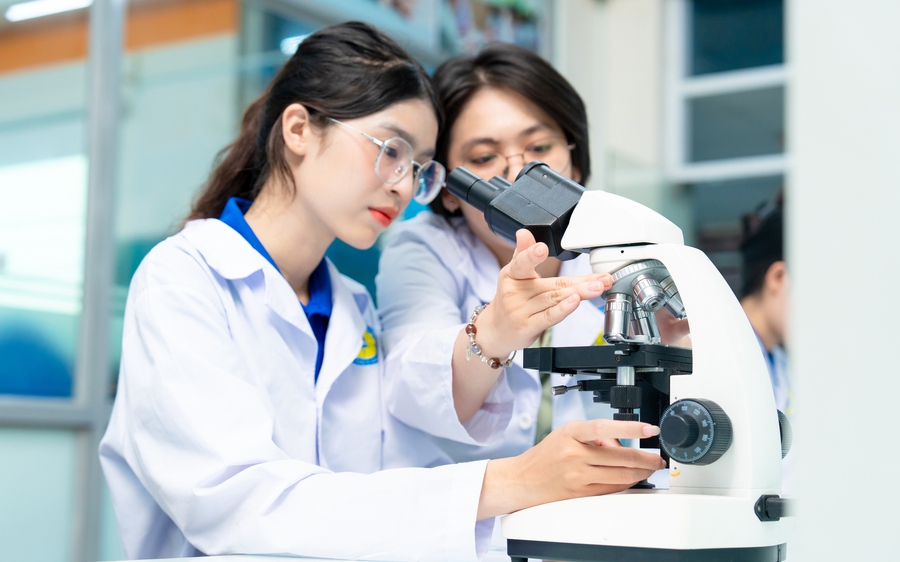 Điểm sàn tuyển sinh ngành Sức khỏe có chứng chỉ hành nghề năm 2025