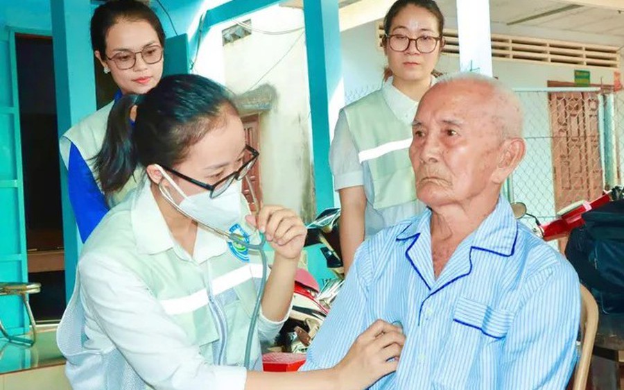 Thí điểm khám bệnh, chữa bệnh bảo hiểm y tế tại nhà