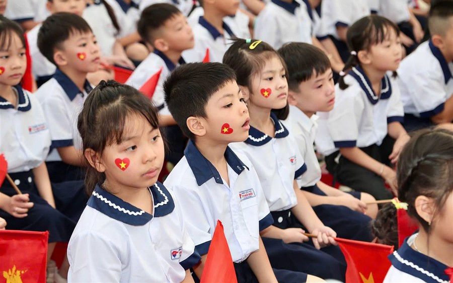 Tăng cường kiểm tra bữa ăn bán trú; chấn chỉnh hoạt động dạy thêm, học thêm; rà soát, cắt giảm các cuộc thi