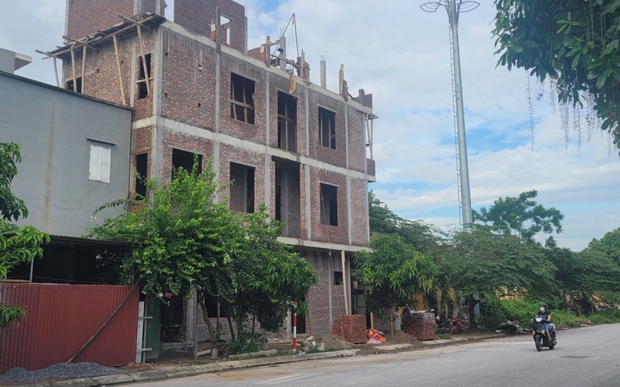 Mức phạt hành vi không công khai giấy phép xây dựng  trong quá trình thi công