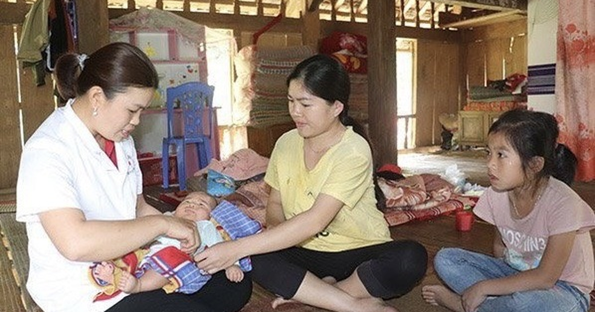 QUY ĐỊNH MỚI về CHẾ ĐỘ HỖ TRỢ hằng tháng với NHÂN VIÊN Y TẾ THÔN, TỔ DÂN PHỐ và CÔ ĐỠ THÔN BẢN