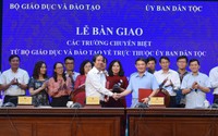 Bàn giao 5 trường chuyên biệt