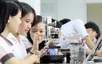 Đổi mới cơ chế tiền lương; quản lý khoa học, công nghệ