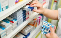 Quyết liệt triển khai các giải pháp bảo đảm đủ thuốc, trang thiết bị y tế phục vụ khám chữa bệnh