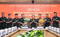 Bàn giao nhiệm vụ Bí thư Đảng ủy, Phó Tổng Giám đốc Tập đoàn Công nghiệp - Viễn thông Quân đội