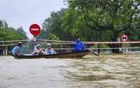 Chuyên gia lý giải nguyên nhân đợt mưa đặc biệt lớn kéo dài gây lũ đặc biệt lớn trên các sông ở Huế, Đà Nẵng