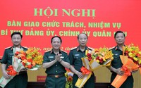 Bàn giao chức trách, nhiệm vụ Bí thư Đảng ủy, Chính ủy Quân khu 4