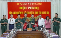 Bàn giao nhiệm vụ Tư lệnh Bộ Tư lệnh Thủ đô Hà Nội