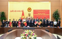 Công bố quyết định, nghị quyết của Bộ Chính trị, Ban Bí thư, UBTV Quốc hội về công tác nhân sự