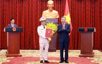 Tổng Bí thư, Chủ tịch nước Tô Lâm trao Quyết định thăng cấp bậc hàm Thượng tướng đối với Thứ trưởng Đặng Hồng Đức