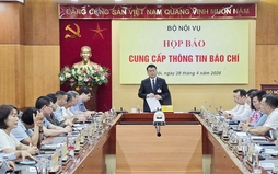 SẮP XẾP BỘ MÁY: Bố trí công chức, viên chức theo vị trí việc làm; cải cách chính sách tiền lương khu vực công