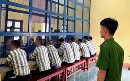 Quy định thủ tục giải quyết cho phạm nhân gặp người thân thích