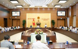 Xem xét thông qua Nghị quyết mới về bảng lương, phụ cấp, tiêu chuẩn bổ nhiệm, điều kiện nâng ngạch...