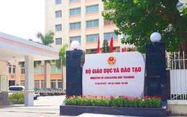 Tập trung sắp xếp cơ sở giáo dục; bảo đảm chế độ, chính sách đối với nhà giáo, cán bộ quản lý
