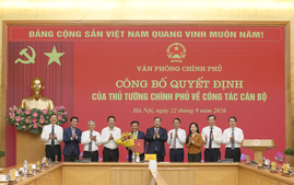 Phó Thủ tướng Thường trực Phạm Gia Túc trao quyết định bổ nhiệm Phó Chủ nhiệm Văn phòng Chính phủ Nguyễn Danh Huy