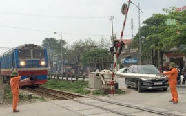 Chưa phân cấp cho UBND cấp tỉnh thực hiện gác chắn đường ngang