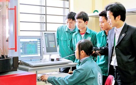 Đẩy mạnh hoạt động học tập suốt đời trong công nhân lao động