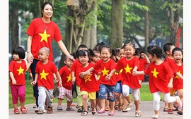 Kiện toàn tổ chức bộ máy quản lý nhà nước về trẻ em; bảo đảm trẻ em phải là trung tâm của chính sách, chiến lược phát triển