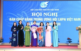 Đồng chí Nguyễn Thị Tuyến được bầu giữ chức Chủ tịch Hội Liên hiệp Phụ nữ Việt Nam