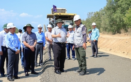 Phấn đấu thông tuyến đường cao tốc từ Quảng Ngãi đến TPHCM trong năm 2025; hoàn thành sớm ngày nào người dân sớm hưởng lợi ngày đó
