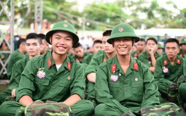 Đề nghị tiếp tục tạm hoãn gọi nhập ngũ khi hết khóa đào tạo nhưng còn nợ môn
