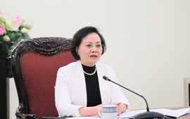 Hoàn thành sắp xếp trường học, trạm y tế cấp xã trước 31/12; lấy ý kiến rộng rãi dự thảo nghị định đánh giá, xếp loại cán bộ, công chức