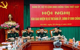 Bàn giao chức trách, nhiệm vụ Bí thư Đảng ủy, Chính ủy Binh chủng; bổ nhiệm Chủ nhiệm Chính trị Quân khu