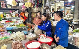 Bình dân học vụ số: Triển khai mạng lưới “Đại sứ số”, phong trào “Gia đình số”, mô hình “Chợ số - Nông thôn số”