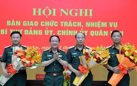 Bàn giao chức trách, nhiệm vụ Bí thư Đảng ủy, Chính ủy Quân khu 4