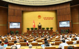 Quốc hội thông qua Nghị quyết bố trí ngân sách sắp xếp bộ máy, miễn học phí, phát triển khoa học, công nghệ