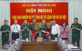 Bàn giao nhiệm vụ Tư lệnh Bộ Tư lệnh Thủ đô Hà Nội