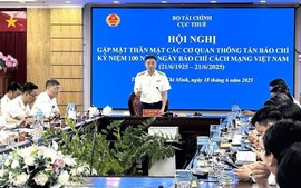 Áp dụng hóa đơn điện tử: Hộ kinh doanh lo truy thu, lãnh đạo Cục thuế nói gì?