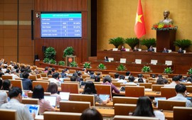 Thông qua Nghị quyết phổ cập giáo dục mầm non
