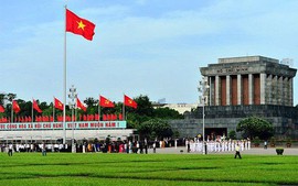 TIẾP TỤC TỔ CHỨC LỄ VIẾNG CHỦ TỊCH HỒ CHÍ MINH TỪ 2/8/2025