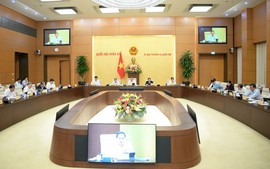 Xem xét, phê chuẩn bổ nhiệm nhân sự; thông qua Nghị quyết về chi tổ chức, hoạt động bảo hiểm xã hội, bảo hiểm thất nghiệp