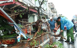 CÔNG ĐIỆN 176/CĐ-TTg: KHẨN TRƯƠNG KHẮC PHỤC HẬU QUẢ BÃO SỐ 10 và MƯA LŨ SAU BÃO