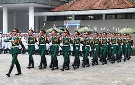 Đề xuất sửa quy định đăng tin buồn với lễ tang quân nhân nghỉ hưu từ Đại tá trở xuống