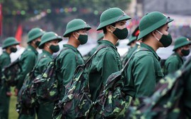 Đang học đại học liên thông chính quy sau khi đã tốt nghiệp trung cấp có được hoãn tạm gọi nhập ngũ?
