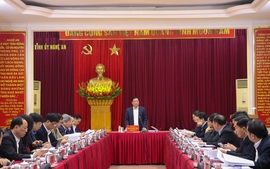 Thống nhất chủ trương đầu tư nhà ở xã hội; ban hành chính sách hỗ trợ cán bộ quản lý tín ngưỡng, tôn giáo