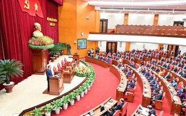 TOÀN VĂN: THÔNG BÁO HỘI NGHỊ LẦN THỨ HAI BAN CHẤP HÀNH TRUNG ƯƠNG ĐẢNG KHÓA XIV