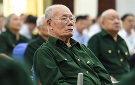 Chế độ hưu trí với quân nhân trực tiếp tham gia kháng chiến chống Mỹ từ 30/4/1975 về trước có từ 20 năm trong Quân đội đã xuất ngũ