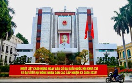 Tiếp tục sắp xếp, tinh gọn tổ chức bộ máy; đẩy mạnh phân cấp, phân quyền, ủy quyền