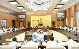 Thống nhất trình Quốc hội điều chỉnh thuế xăng dầu và nhiên liệu bay