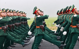 Đề xuất cách tính trợ cấp theo số năm công tác cho quân nhân, công nhân, viên chức quốc phòng