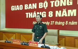 Tiếp tục triển khai điều chỉnh tổ chức Quân đội; duy trì nghiêm chế độ ứng trực cứu hộ, cứu nạn các cấp