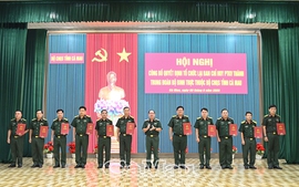 Công bố quyết định điều động, bổ nhiệm nhân sự; giải thể, tổ chức lại lực lượng quân sự địa phương