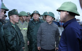 KHẨN CẤP ỨNG PHÓ BÃO SỐ 13