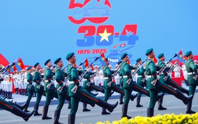 TOÀN CẢNH LỄ DIỄU BINH, DIỄU HÀNH KỶ NIỆM 50 NĂM NGÀY GIẢI PHÓNG MIỀN NAM, THỐNG NHẤT ĐẤT NƯỚC: HÀO HÙNG ĐI GIỮA LÒNG NHÂN DÂN