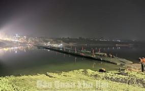 TIN VUI: HOÀN THÀNH BẮC CẦU PHAO QUA SÔNG LÔ ĐỂ PHỤC VỤ NHÂN DÂN