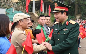 XUÂN BÍNH NGỌ: 'THẦN TỐC' thông xe CẦU PHAO ĐOAN HÙNG bắc qua sông Lô - Công trình mang ý nghĩa đặc biệt